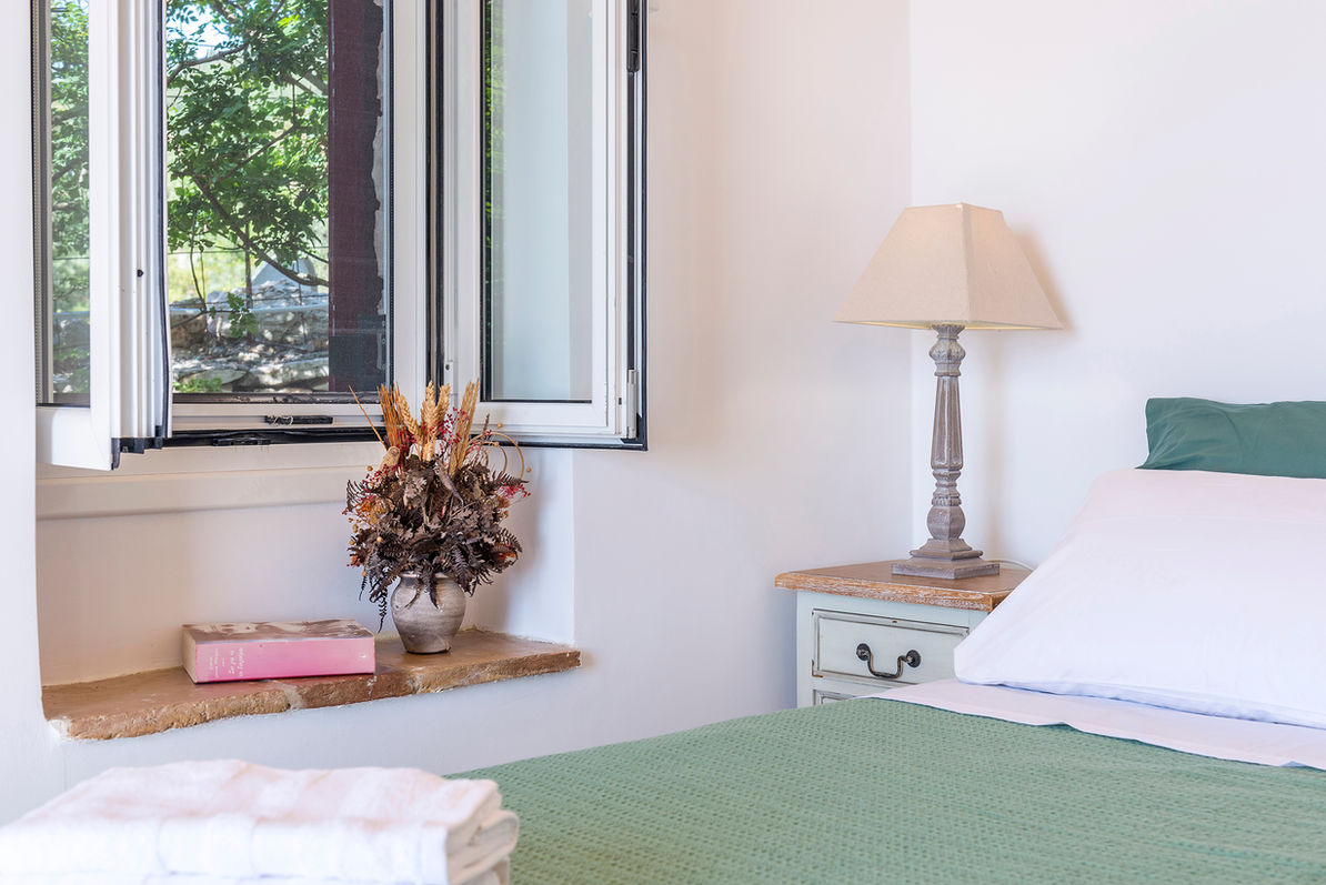 800_7445 post web.jpg