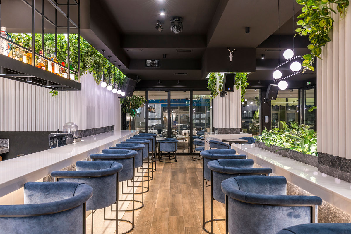 800_5243 post web.jpg