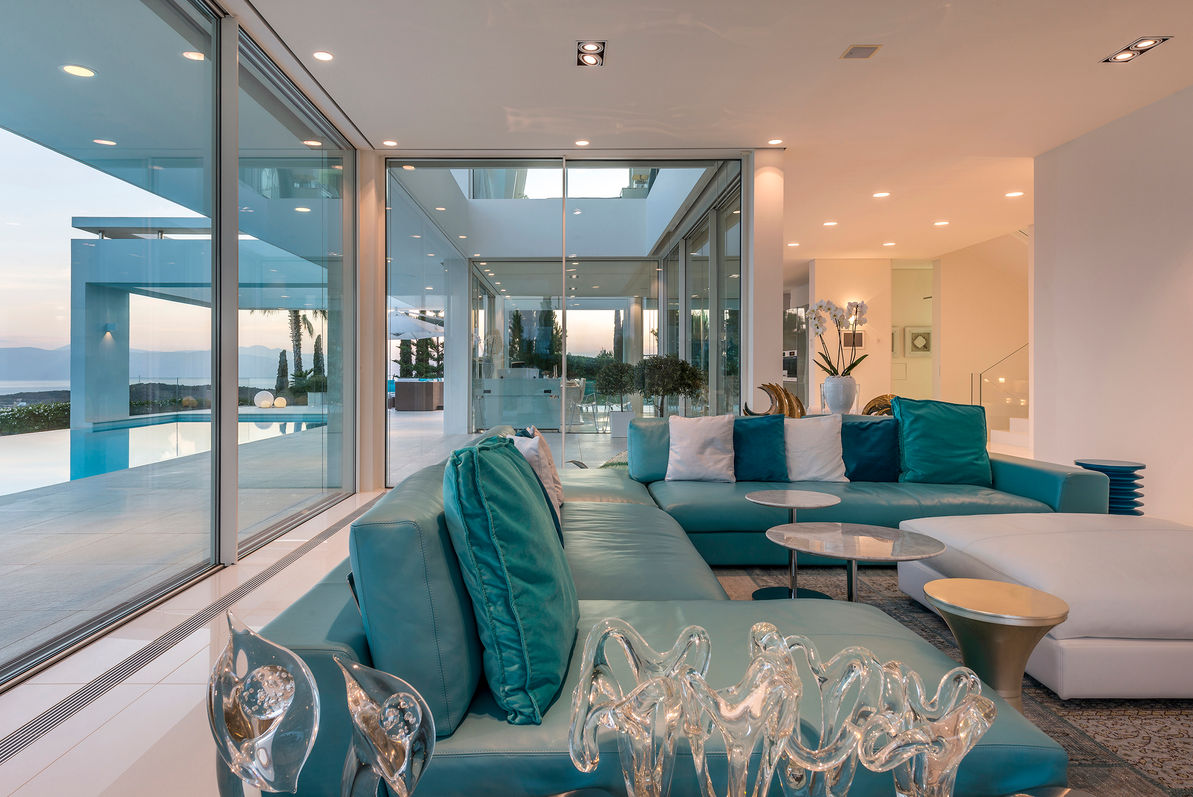 800_8360 post web.jpg