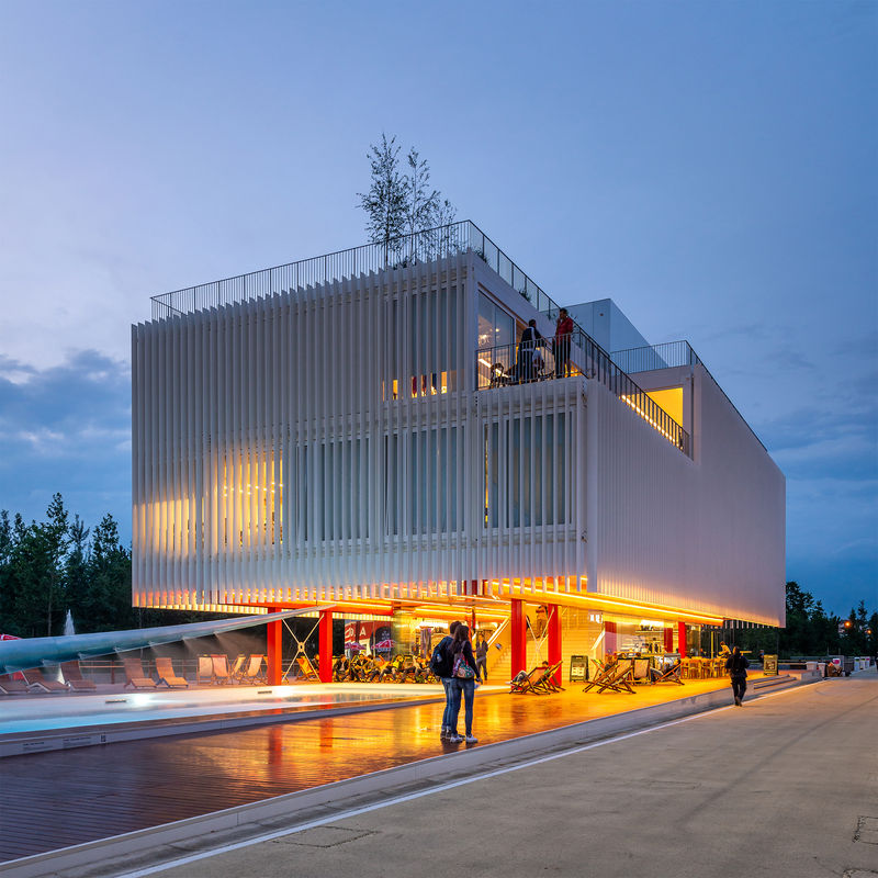 DSC9032 post web.jpg