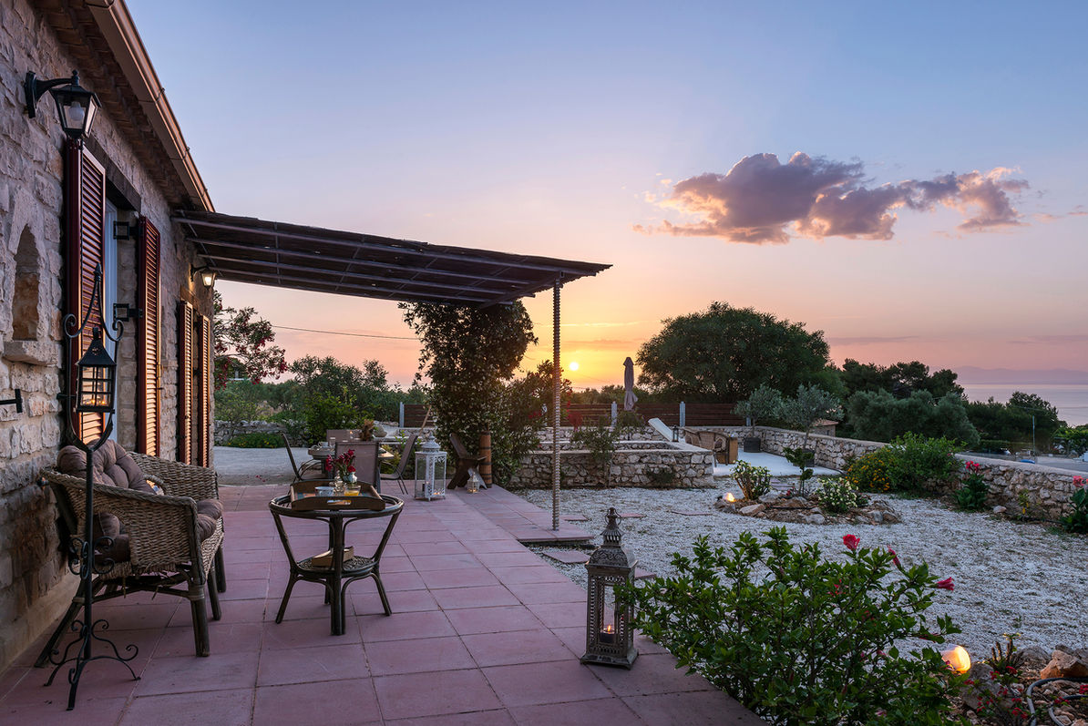 800_7949 post web.jpg