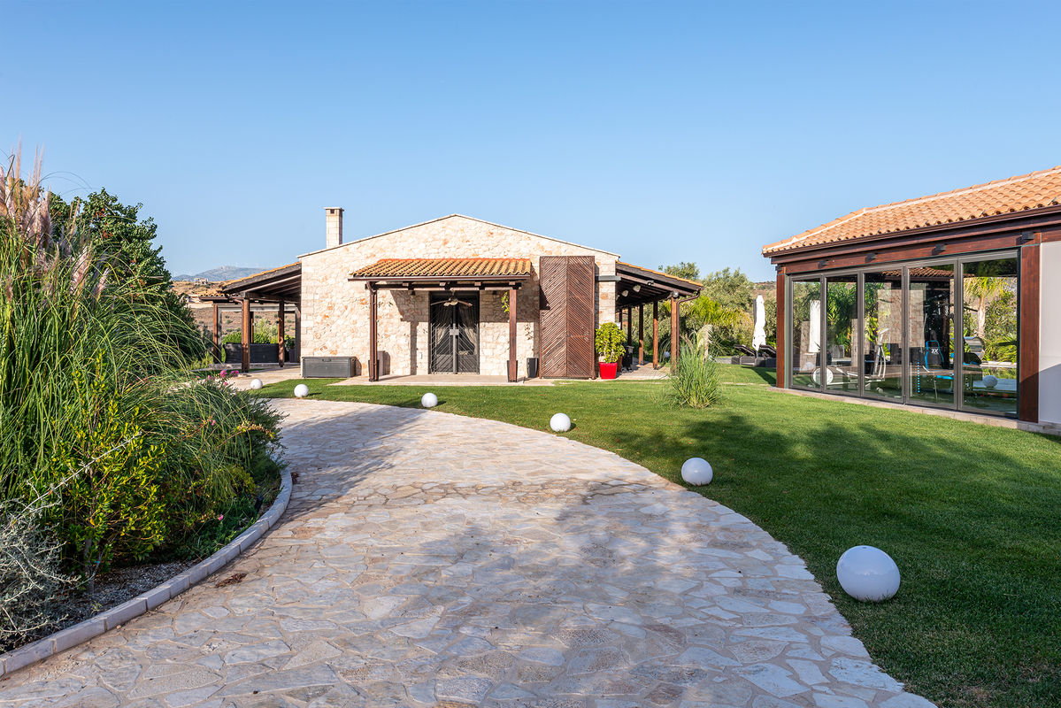 800_6133 post web.jpg