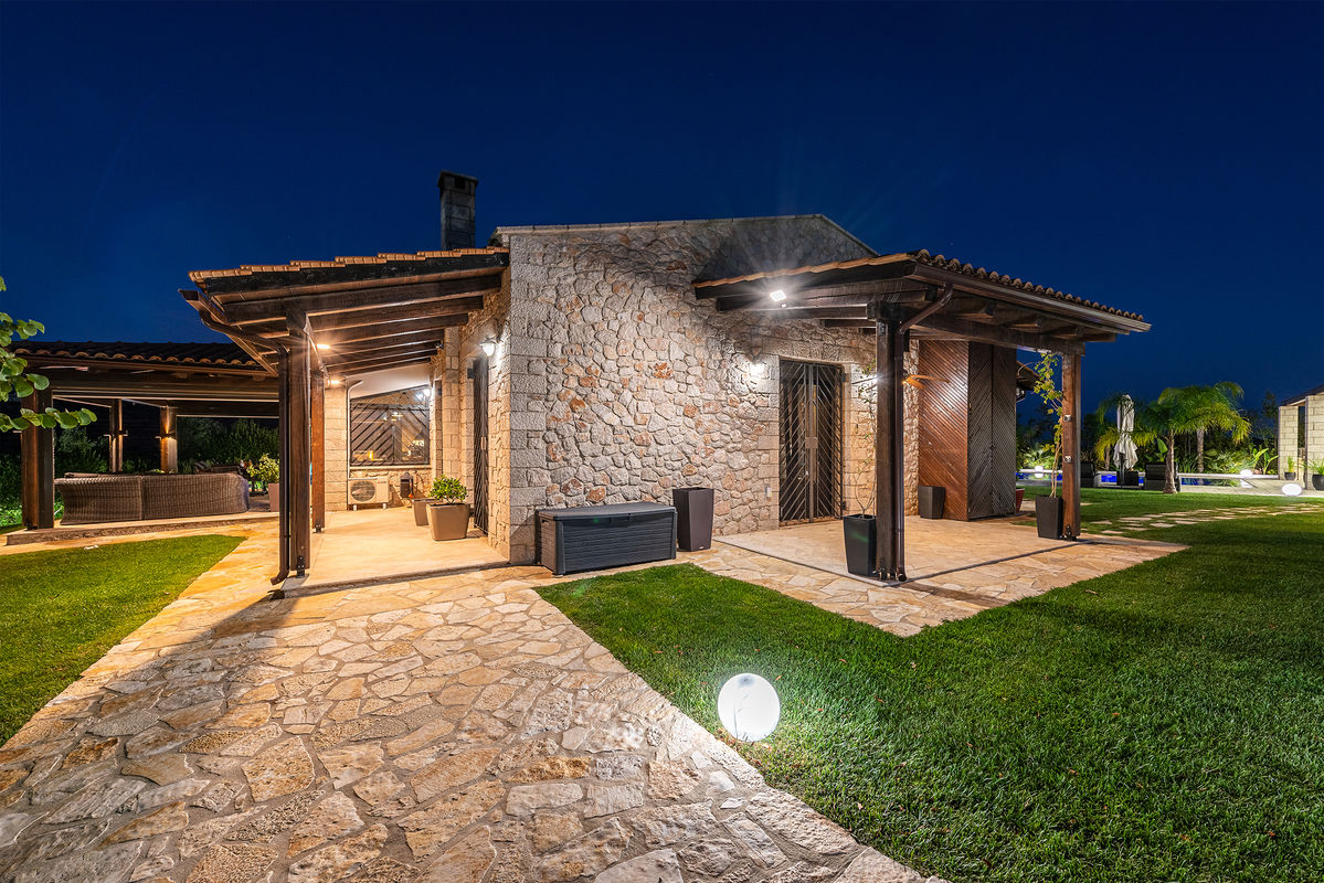 800_6201 post web.jpg