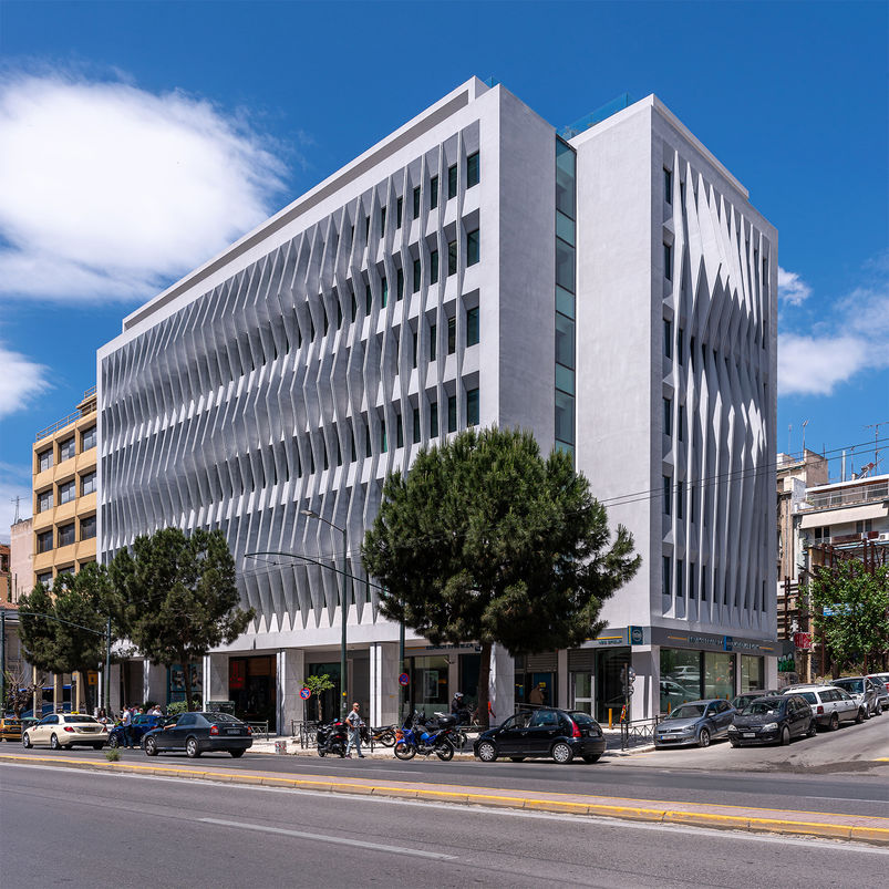 800_2163 post web.jpg