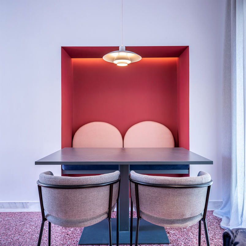 800_5229 post web.jpg