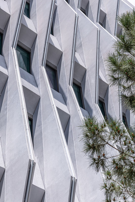 800_2456 post web.jpg