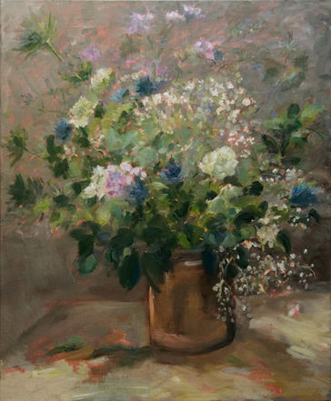 Un bouquet de fleurs sauvages dans un vase en cuivre. Une peinture à l'huile pleine de texture et de couleurs vibrantes, capturant la beauté éphémère de la nature. 