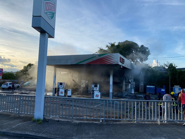 Martinique-incendie cette nuit à la station-service de Godissard à Fort-de-France