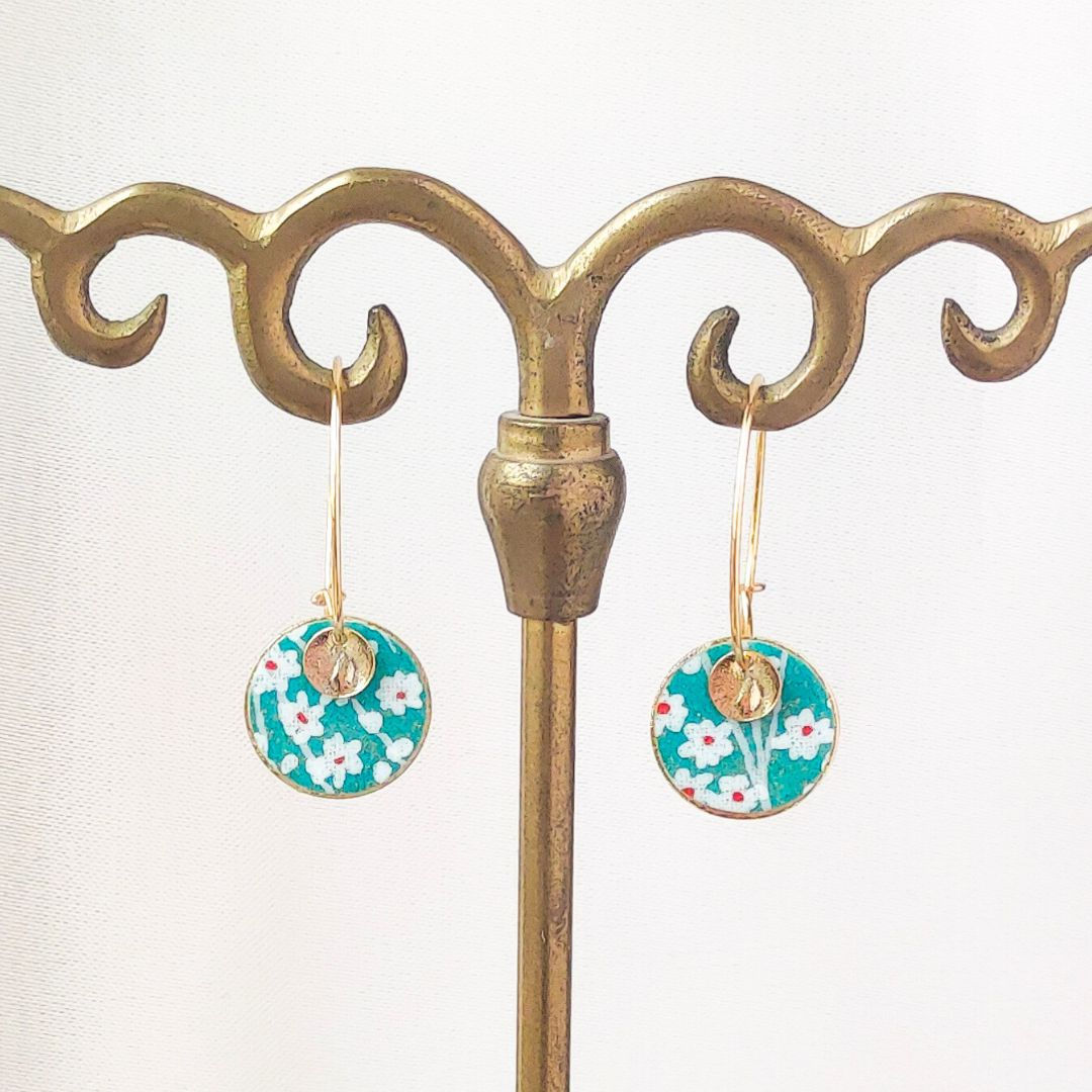 Boucles d'oreilles japonaises créoles Champ de fleurs, turquoise foncé