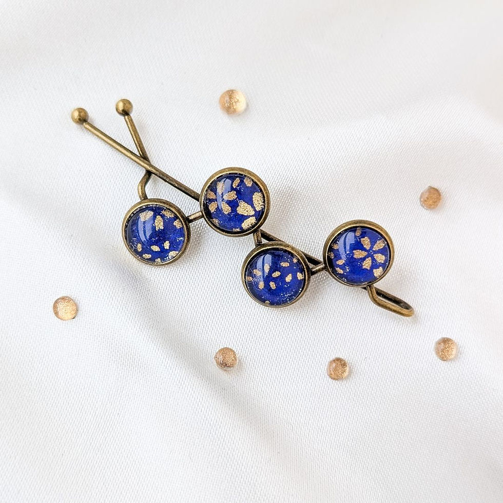 Bijou de cheveu - Petites fleurs de cerisier couleur or sur fond bleu saphir