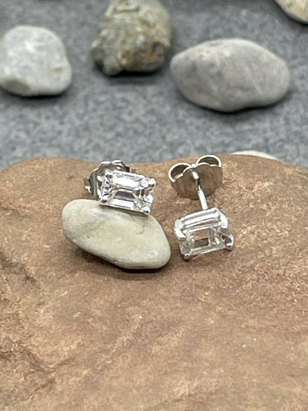 Thumbnail: 14K Unheated White Sapphire stud earring