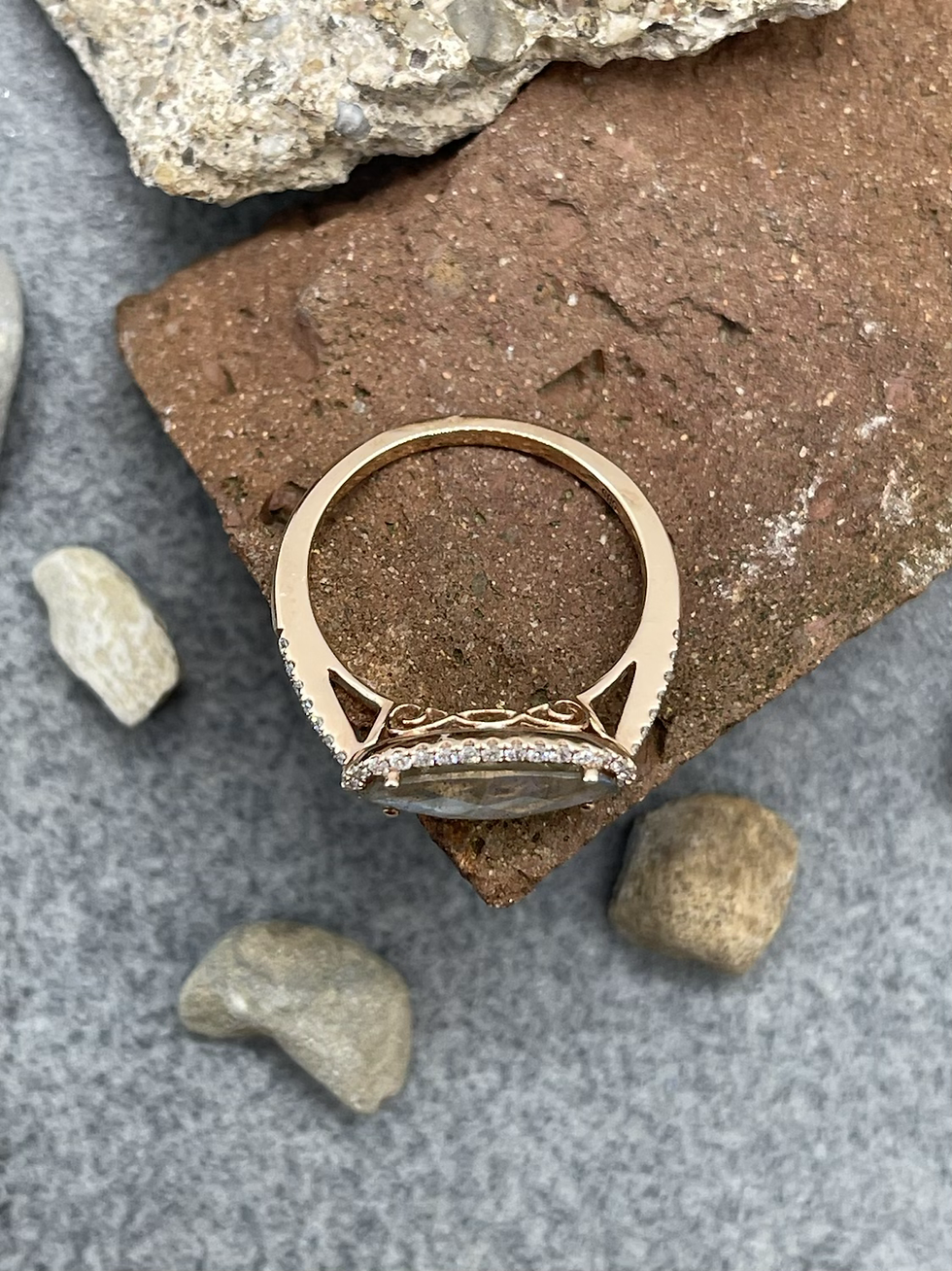 Thumbnail: 14K Labradorite Diamond ring