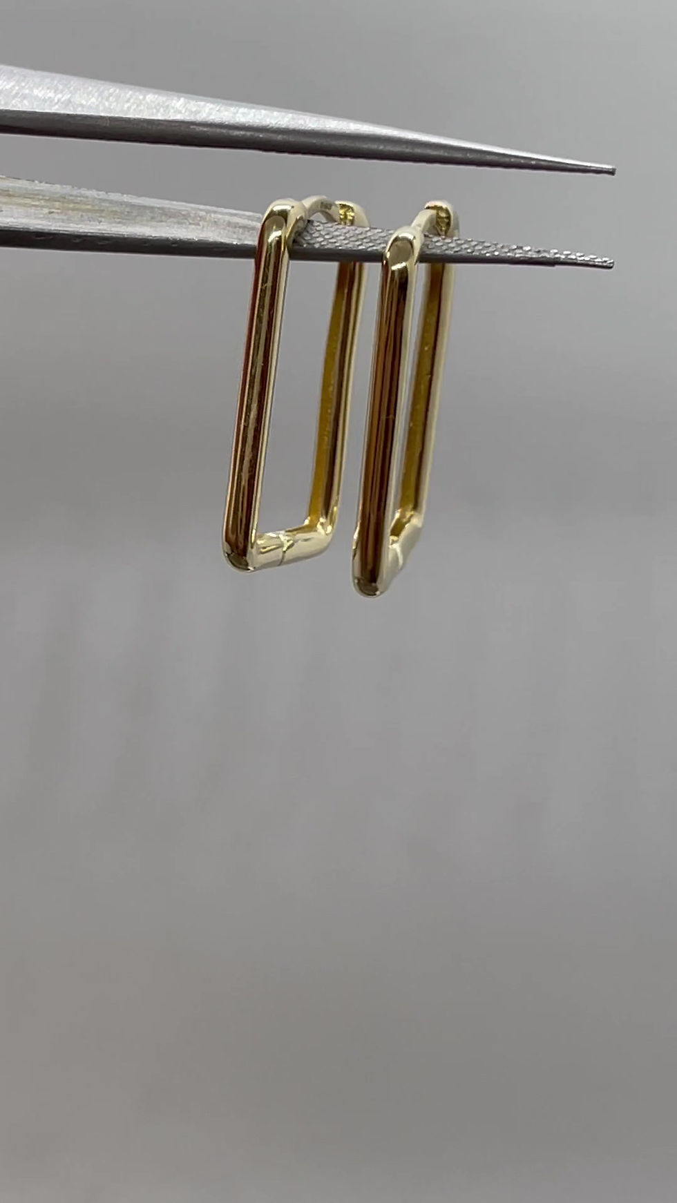 Thumbnail: 14KY Rectangular hoop earrings