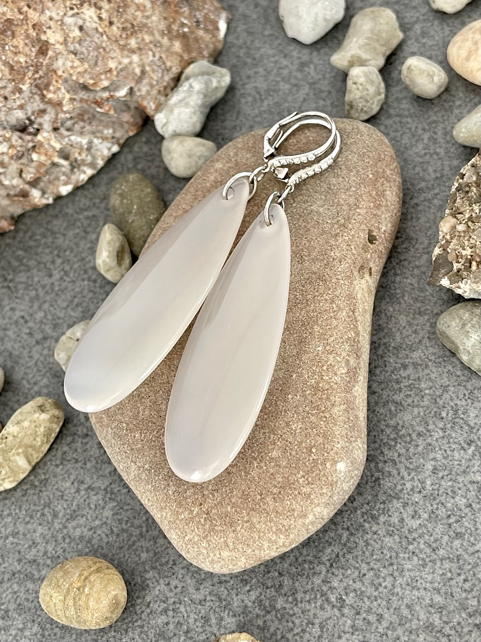 Thumbnail: 14K White Agate Diamond earring
