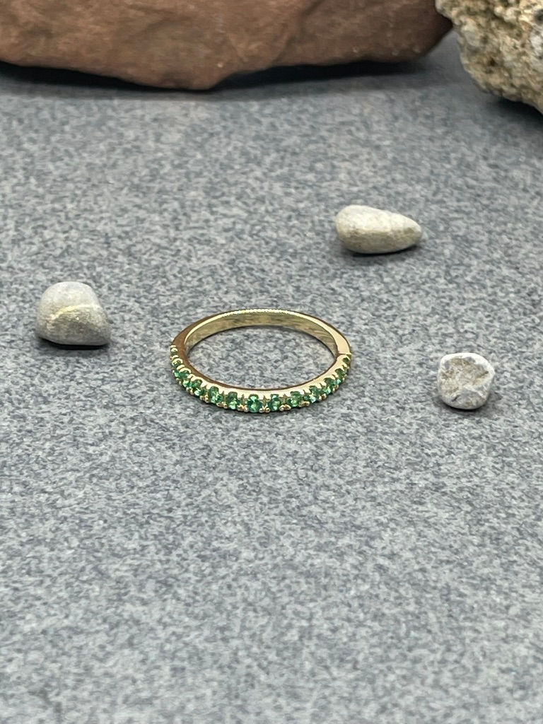 Thumbnail: 18KY Emerald band ring