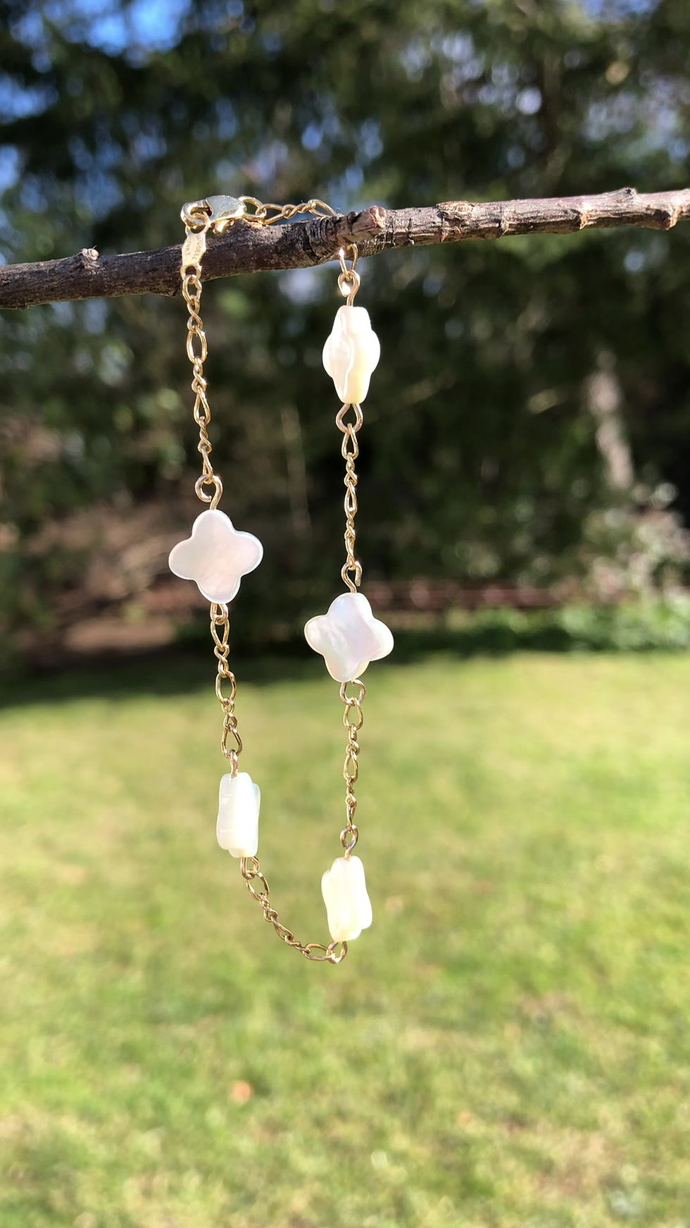 Thumbnail: 14K Mother of Pearl 5 Clover bracelet