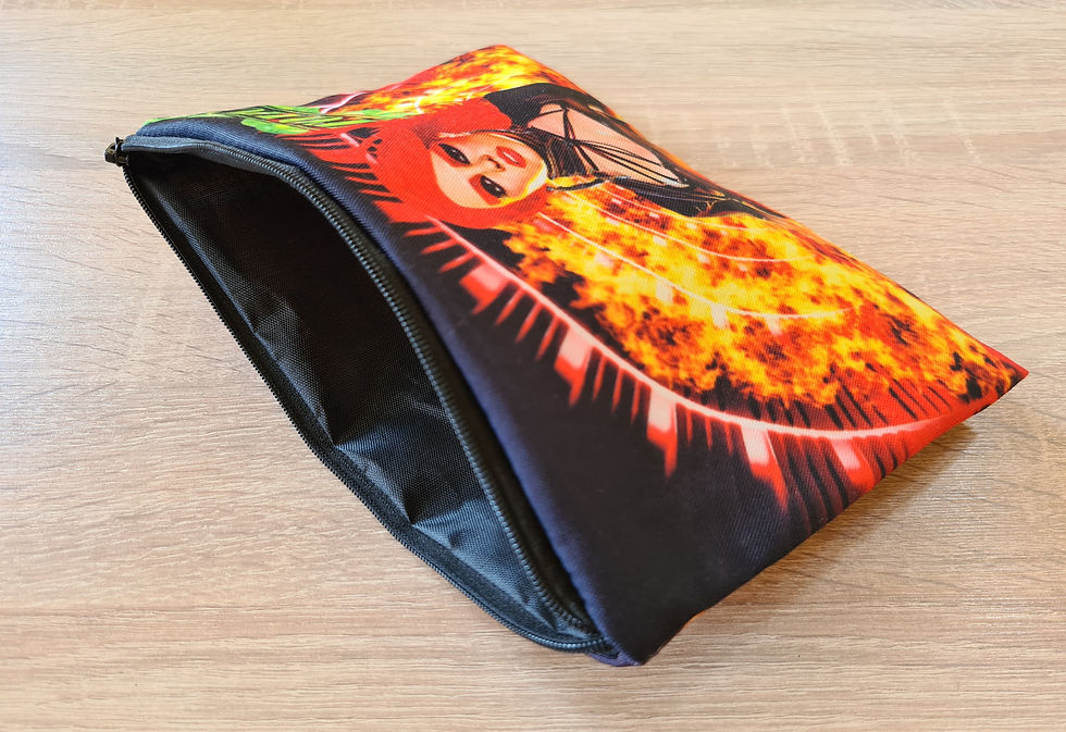 Thumbnail: Britney Spears "Toxic" Toiletry Bag