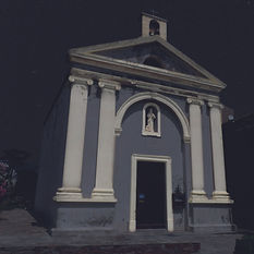 Chapelle de macinaggio avec projection de gobo quotidien