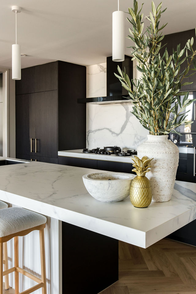 Contemporary kitchen with white fluted detail in New Farm, Brisbane.