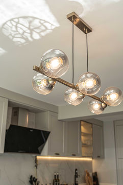 Mutfak tasarım, projelendirme, imalat ve uygulaması yapılmıştır. Lake boyalı MDF malzeme den mutfak