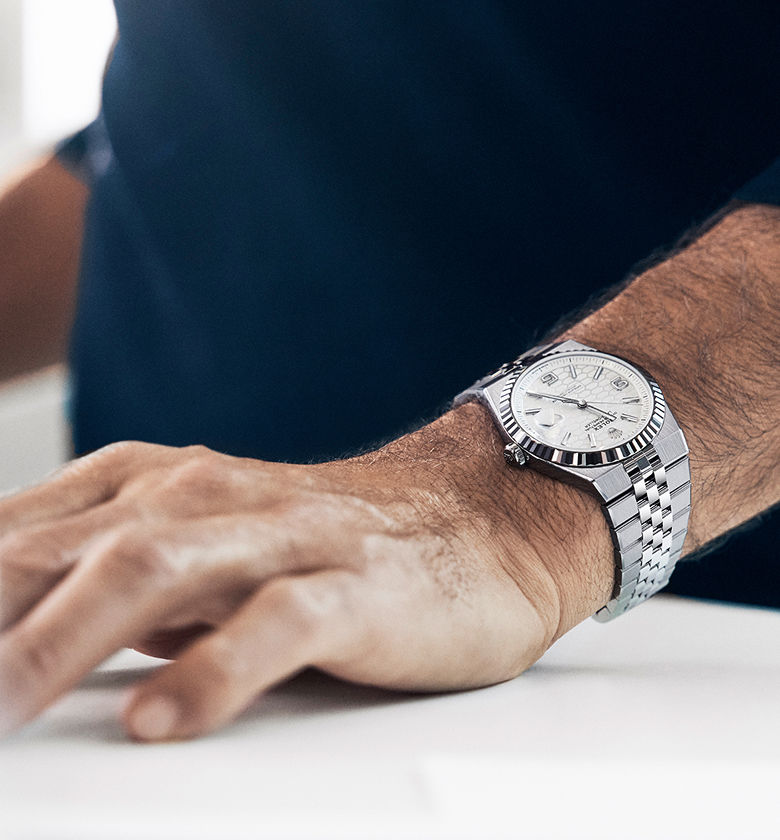 rolex-the-land-dweller-roger-federer-wrist-watch_and_rfederer_2411ab_2-portrait.jpg