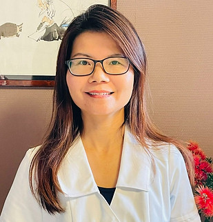 Vicky Xu Acupuncturist bij Dao He te Schagen, Den-Helder, Anna-Paulowna, Julianadorp, Alkmaar. Helpt mensen met diverse klachten, zoals Pijn, Vermoeidheid, Stress, Buikklachten, Vrouwenklachten, Allergieën, Eczeem, Hooikoorts, Astma, Trauma en nog veel meer.