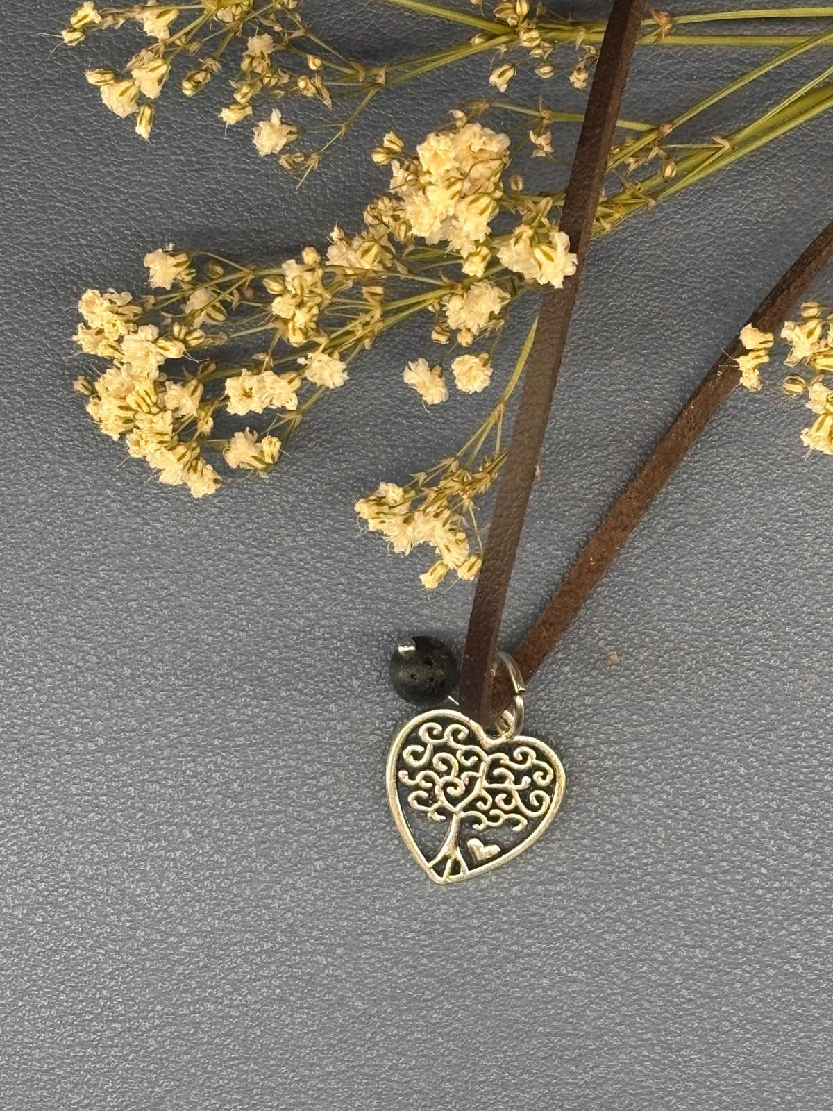 Pendentif cœur arbre de vie sur cordon marron