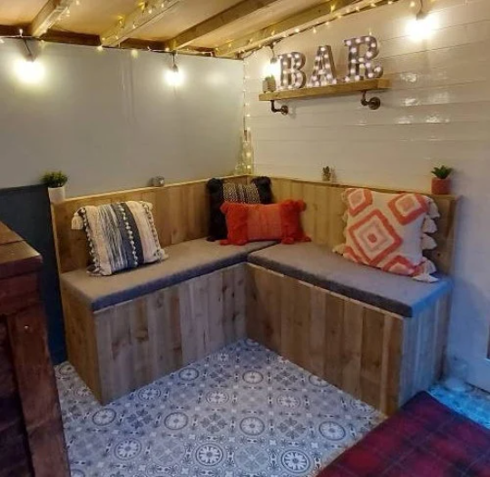 Thumbnail: Storage Bench / Corner Bench