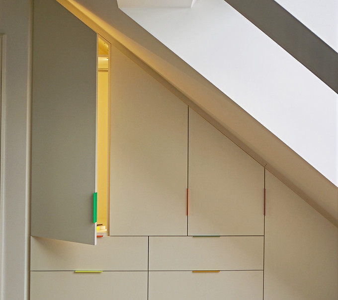 Schrank in Dachschräge