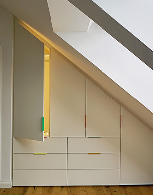 Schrank in Dachschräge
