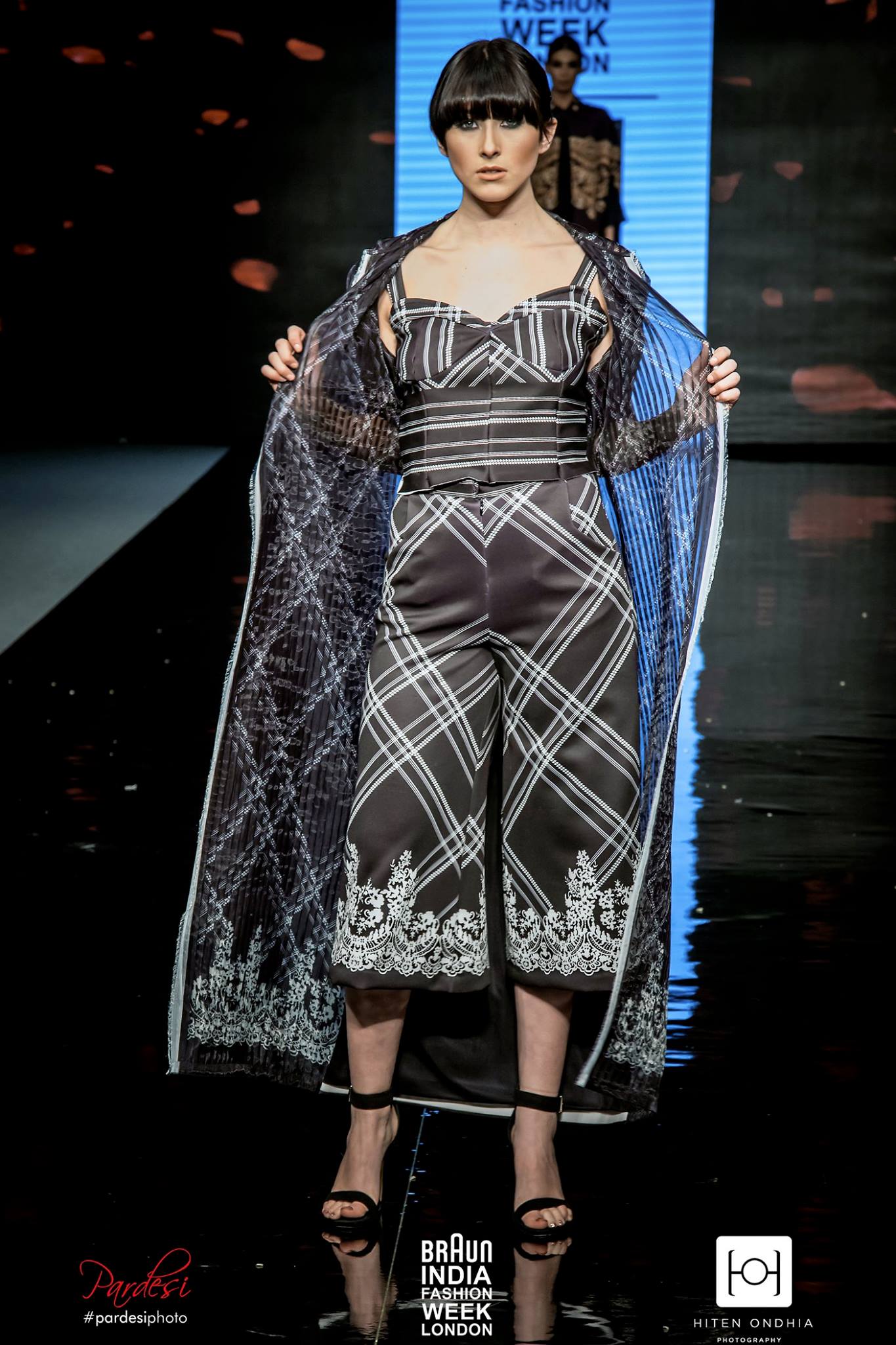 LOOK 8