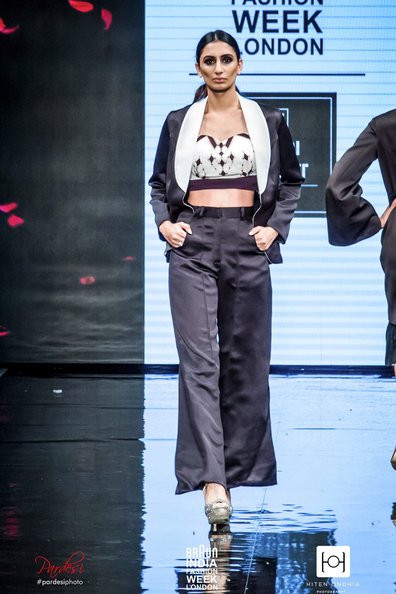LOOK 11