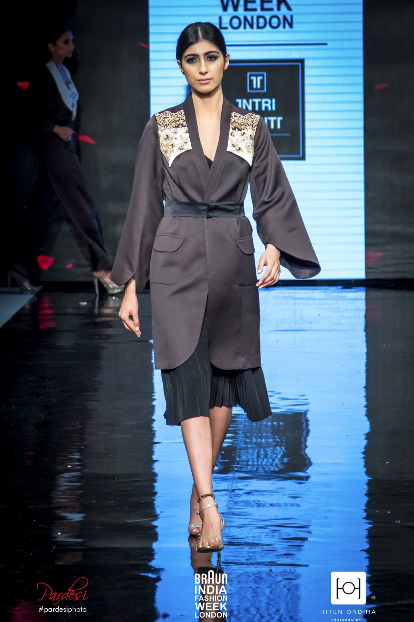 LOOK 10