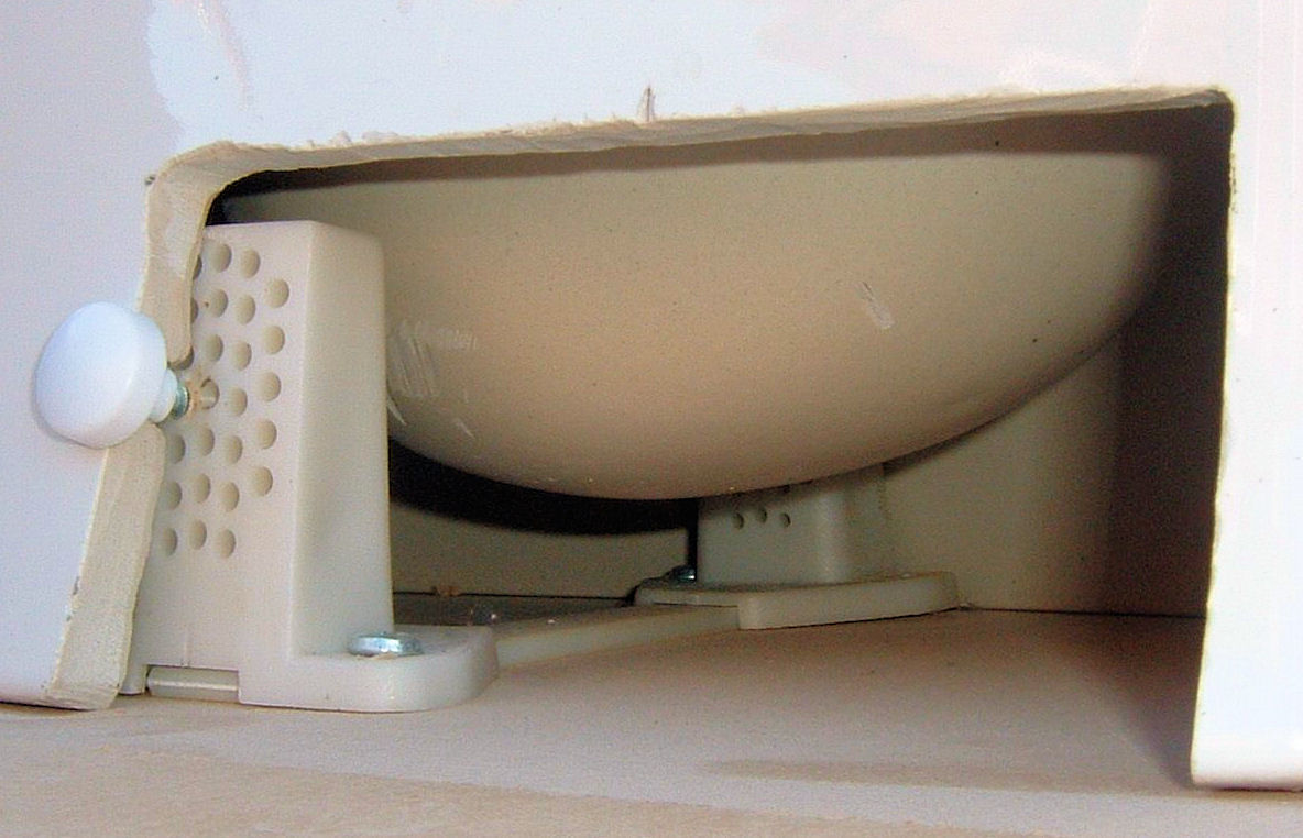 BFL WC floor fixing cross-section.