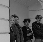 LAUNDROMAT CHICKS: BOTH MELANCHOLIC AND ENERGETIC