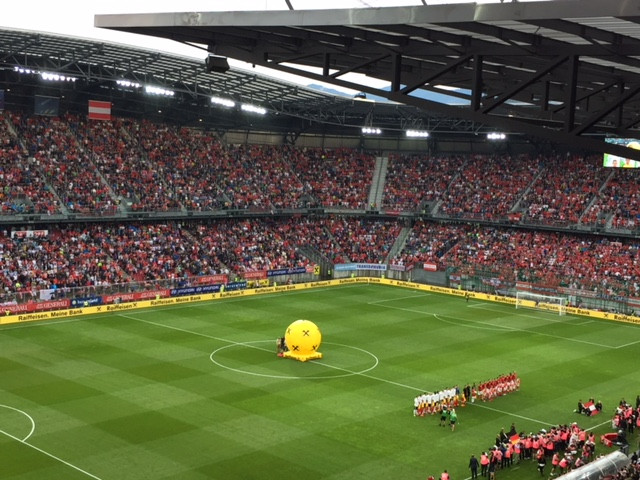 Torcida lotou o Wörtherseestadion