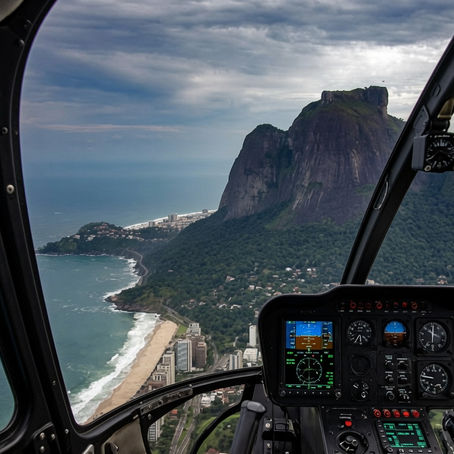 Pedra da Gávea en Helicóptero – Vista Aérea de Río de Janeiro