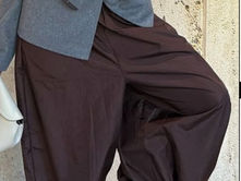 Sensory Psychology: Texture, Weight & “Familiarity Bias”