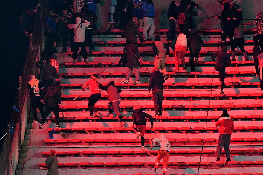 incidentes en el partido entre Independiente y Universidad de Chile por la Copa Sudamericana Facundo Morales - FOTOBAIRES. / Vía La Nación.