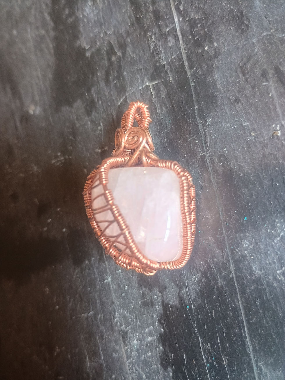 Thumbnail: Rose quartz pendant