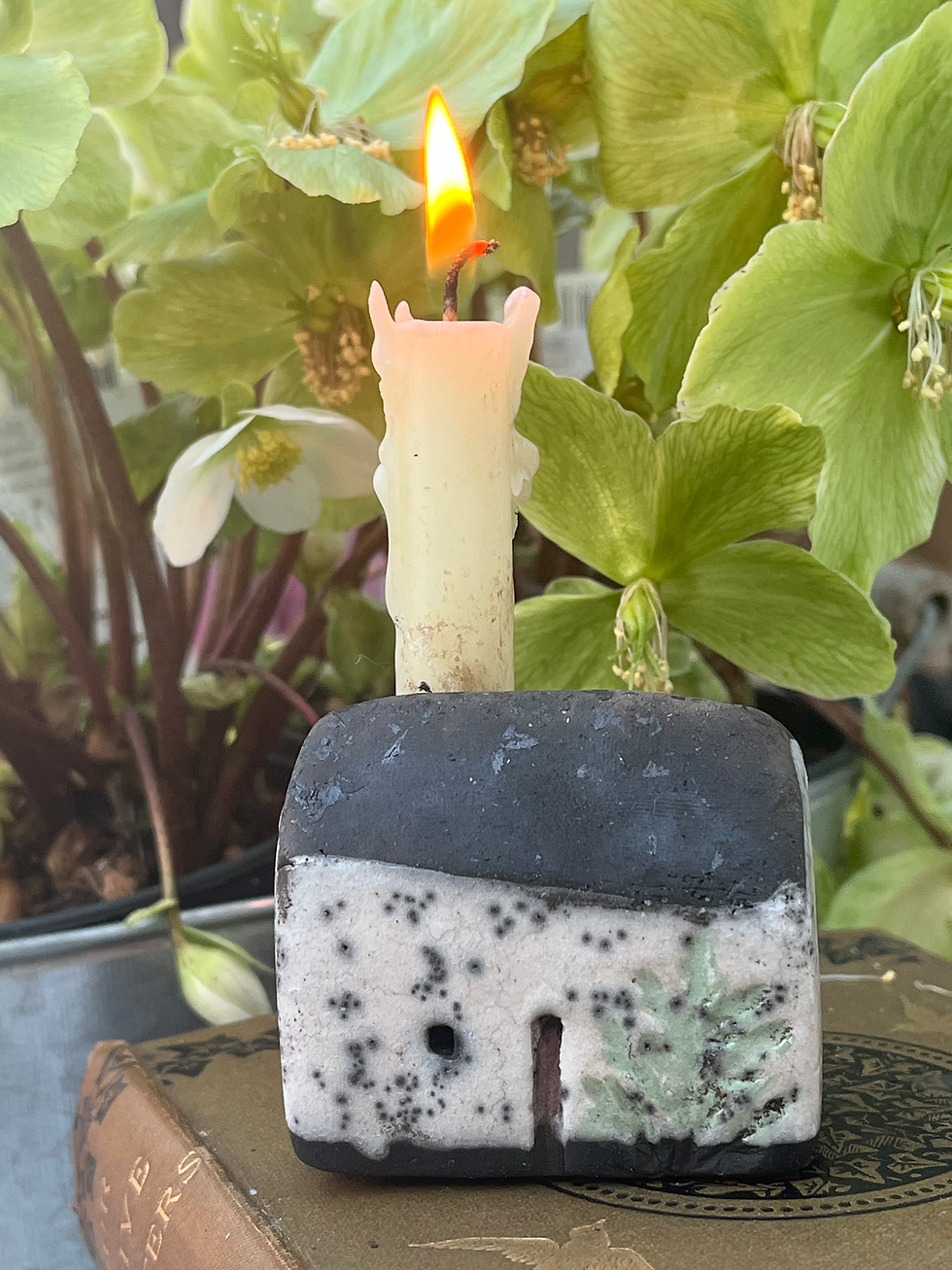 Miniatyrbilde: Woodcutters Cottage 