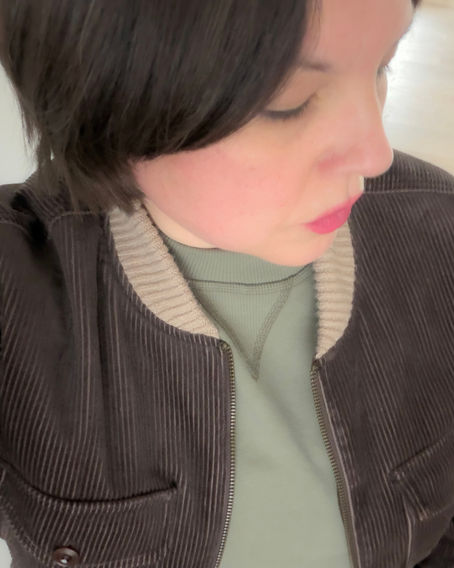 Fashion curation insights by Michelle Marie Sawtell of Sovereign Artist, LLC. This Boston-based editorial archive rejects fast fashion trends to showcase authentic, sustainable, and intentional wardrobe design.