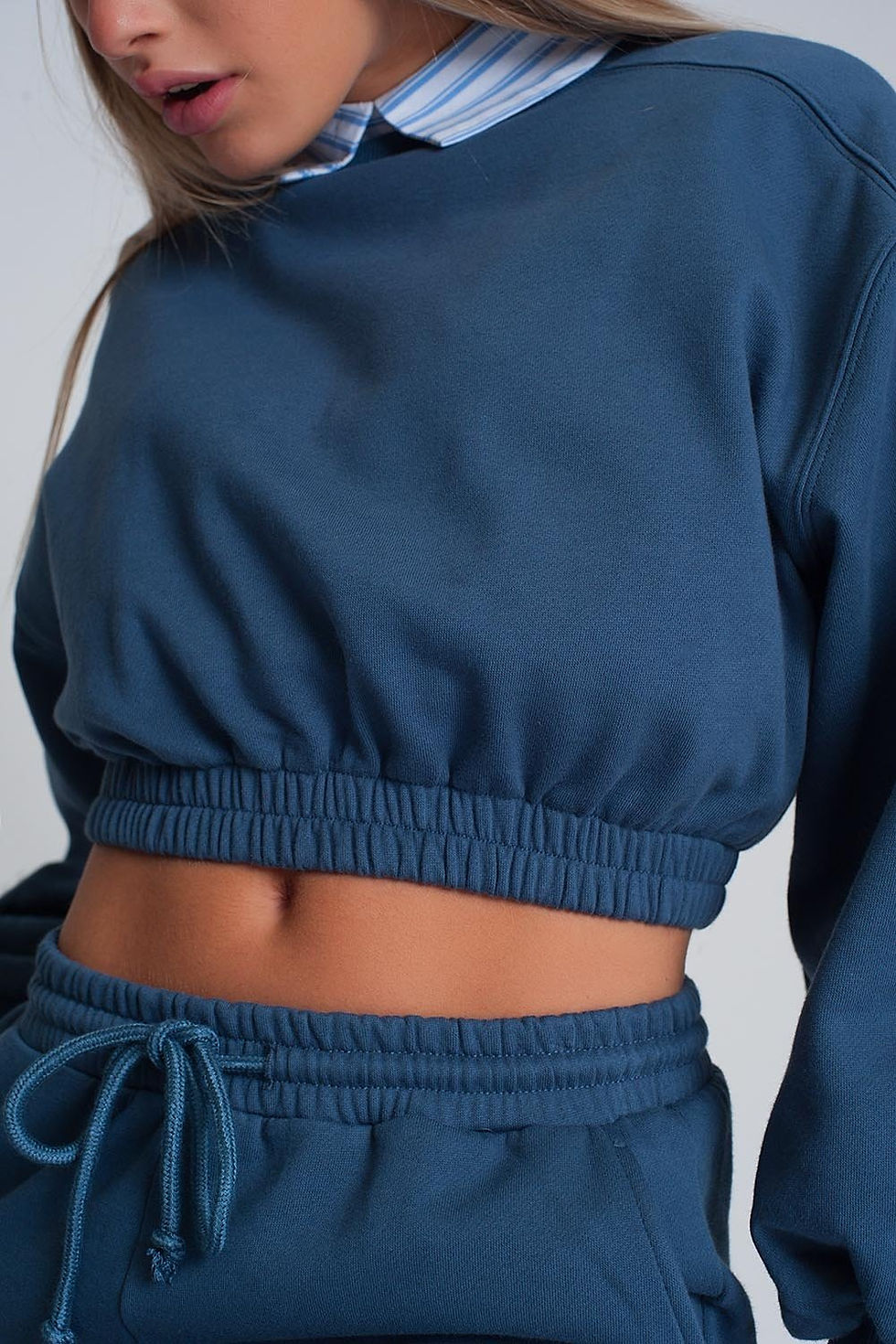 Thumbnail: This is just the 6th image of oversized cropped sweatshirt in blue zoomed