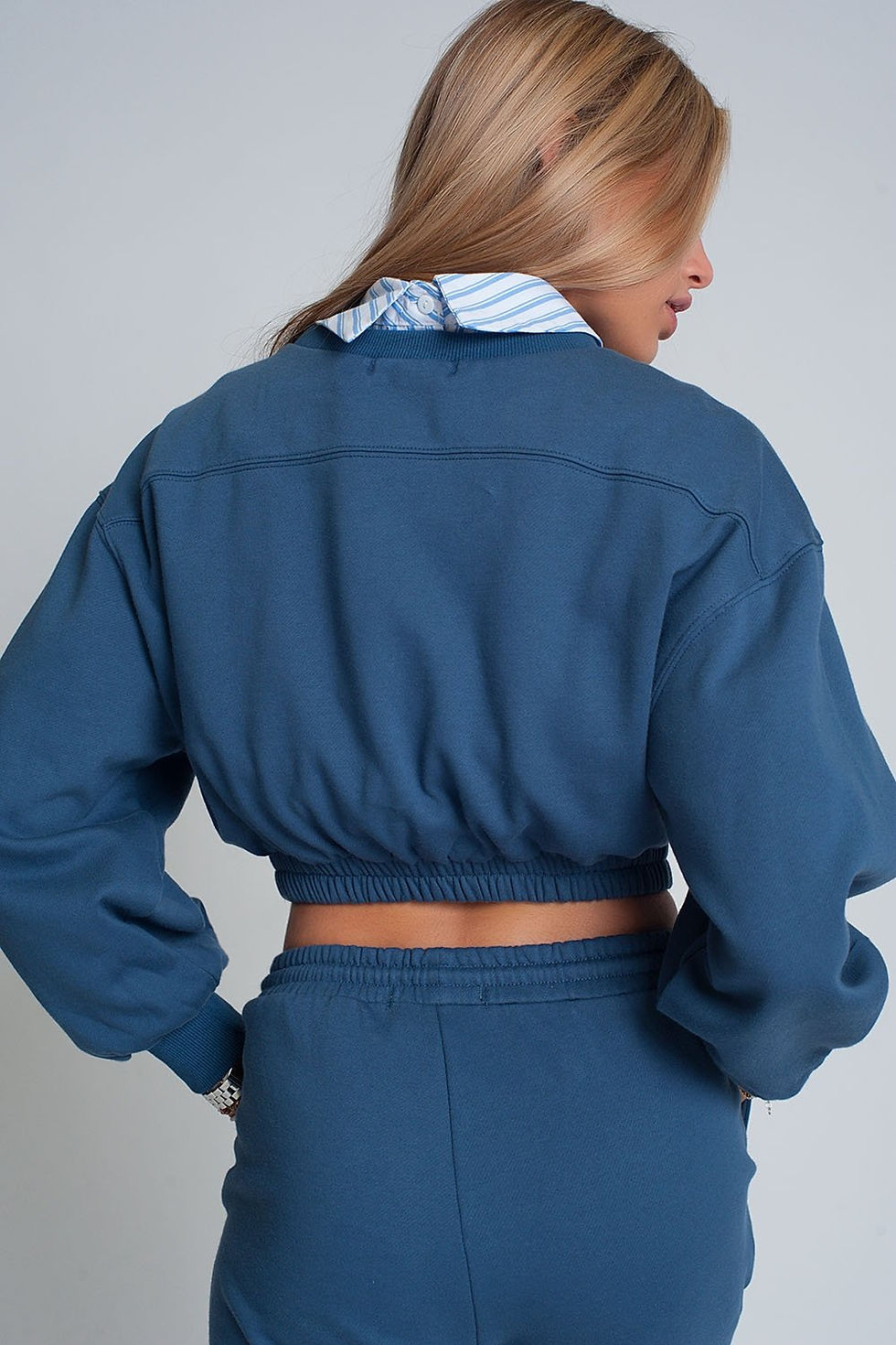 Thumbnail: This is just the 3rd image of oversized cropped sweatshirt in blue from back.