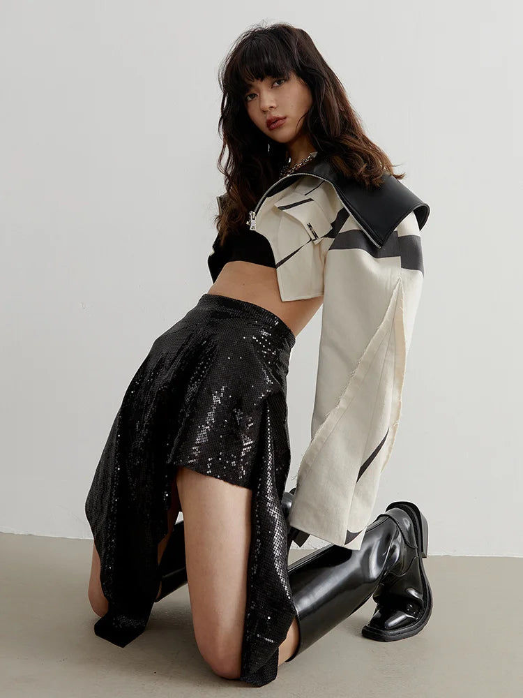 Thumbnail: Streetwear Cropped Jacket - on model side view