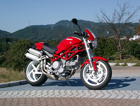Ducati_Monster_S2R_2006.jpg