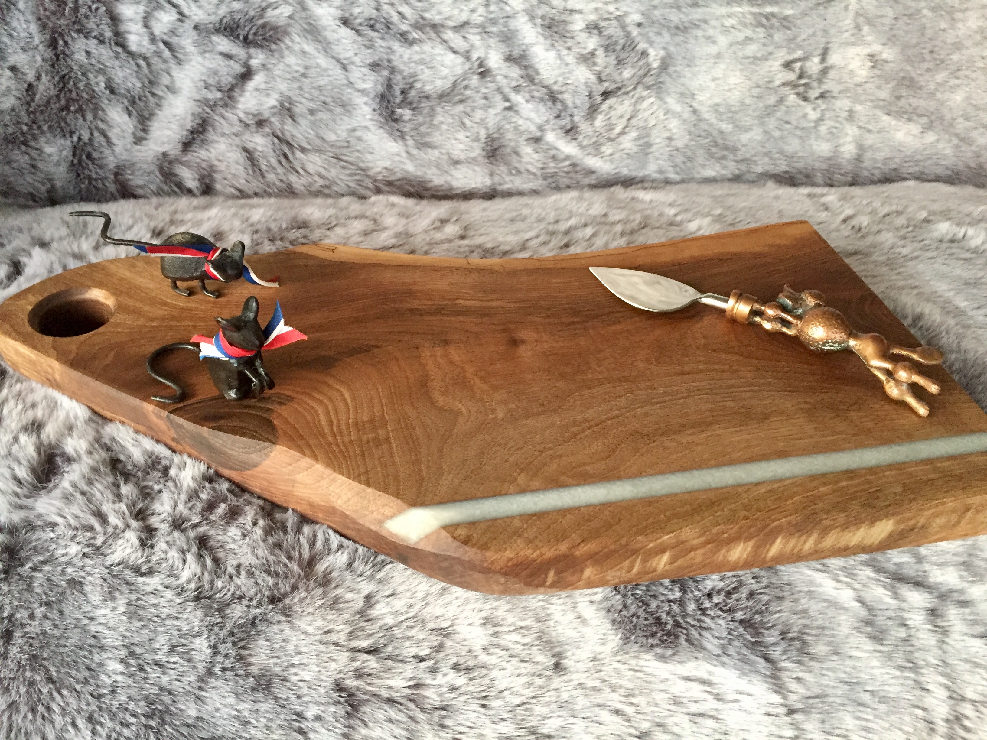 Resin cheese board