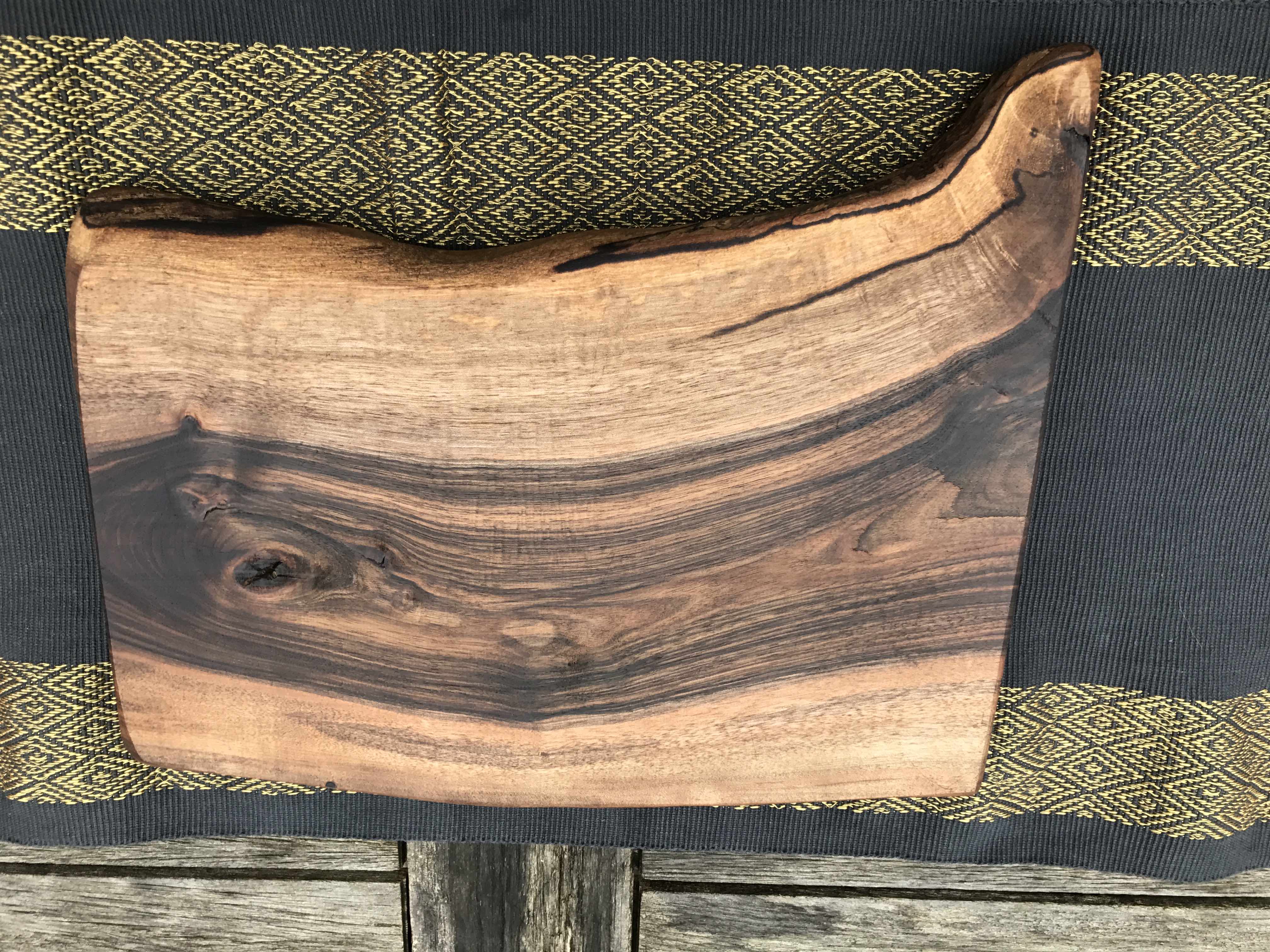 Live edge serving board