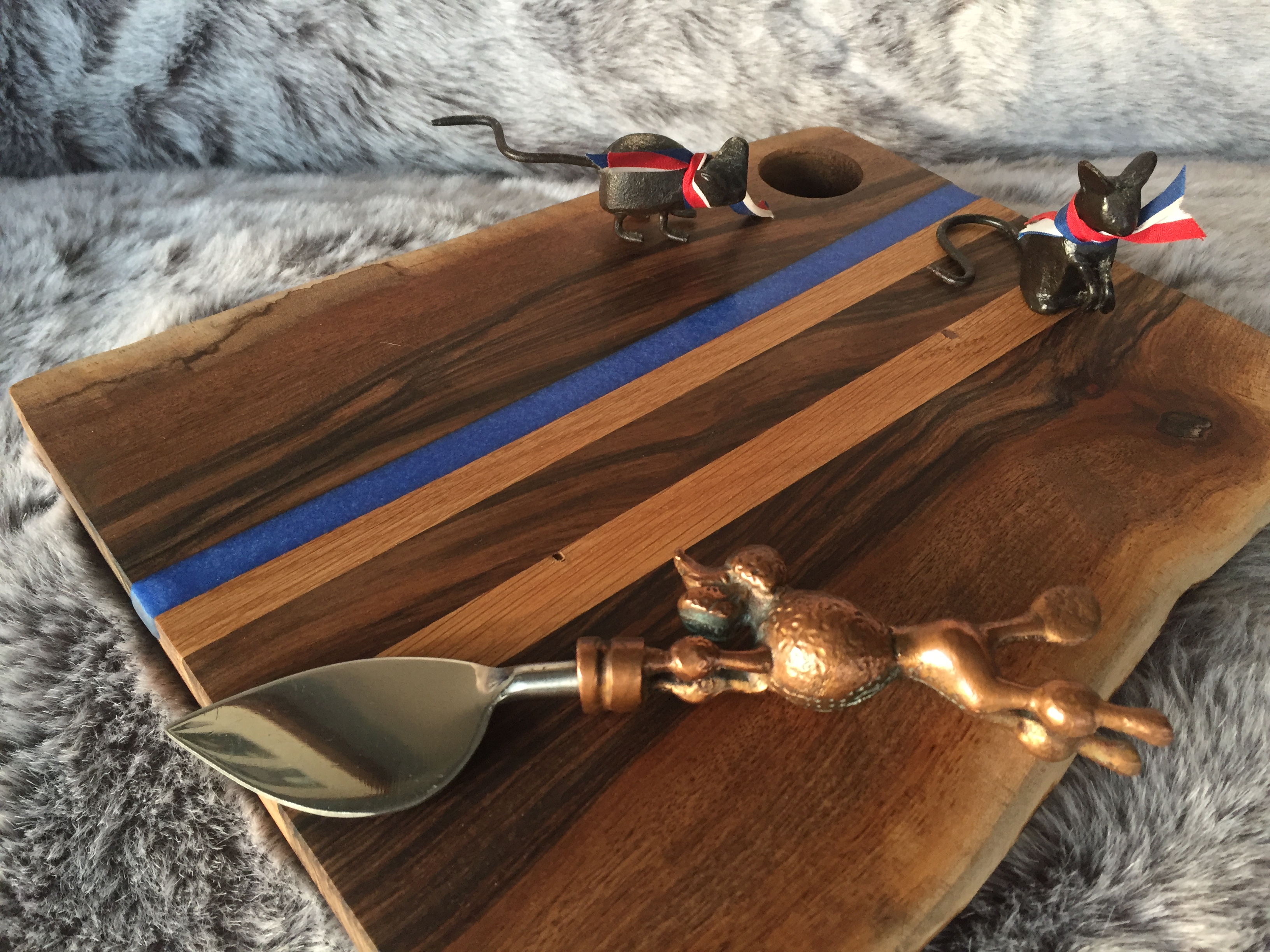 Blue Epoxy Resin chopping board