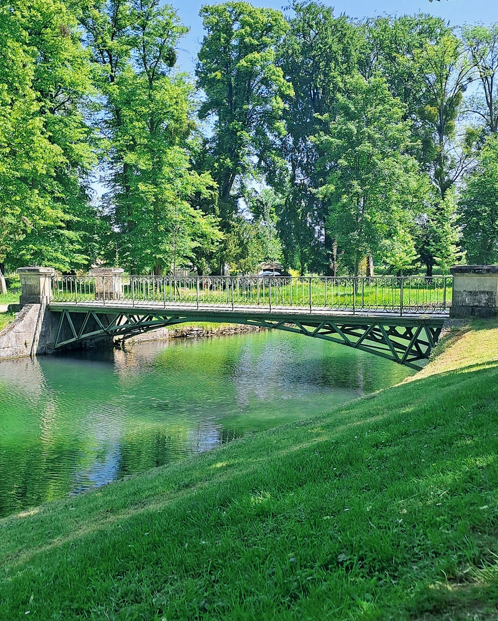 garden, water, bridge, chantilly, France, travel Europe